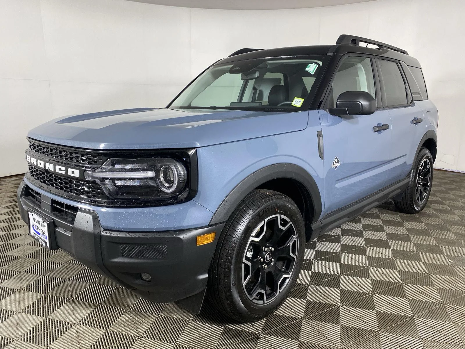 Used 2026 Azure Gray Metallic Tri-Coat Ford Outer Banks image 3