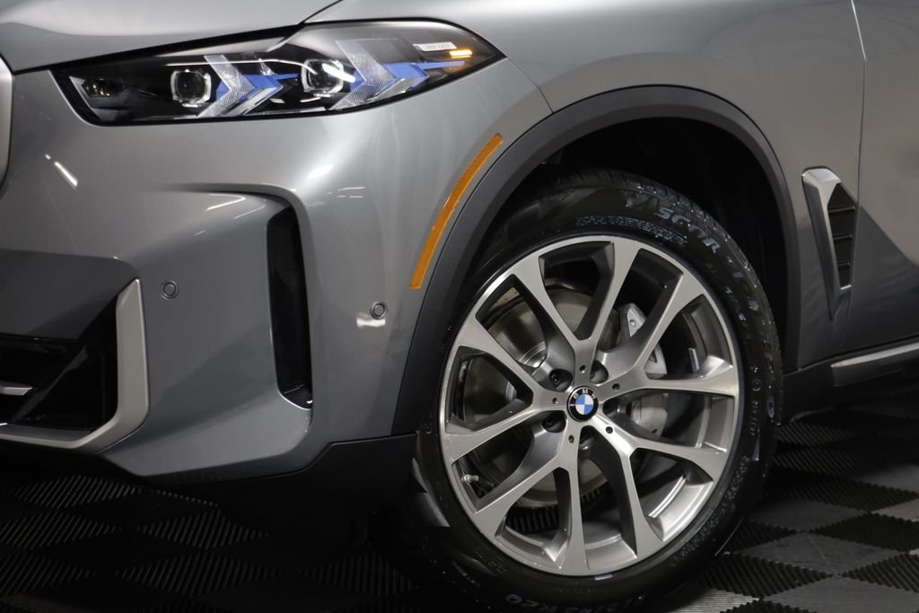 New 2026 Skyscraper Grey Metallic BMW xDrive40i image 4