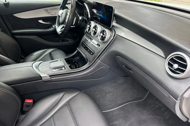 Used 2021  Mercedes-Benz GLC 300 Coupe image 14