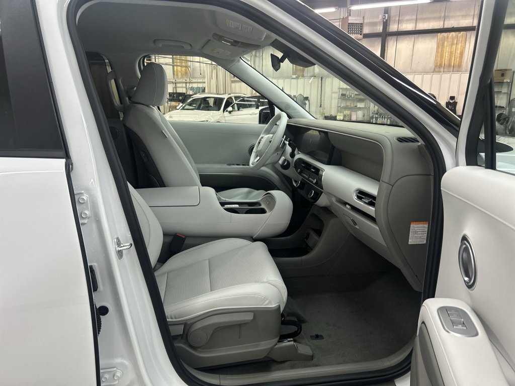 New 2026 White Pearl Hyundai SEL 7P image 18