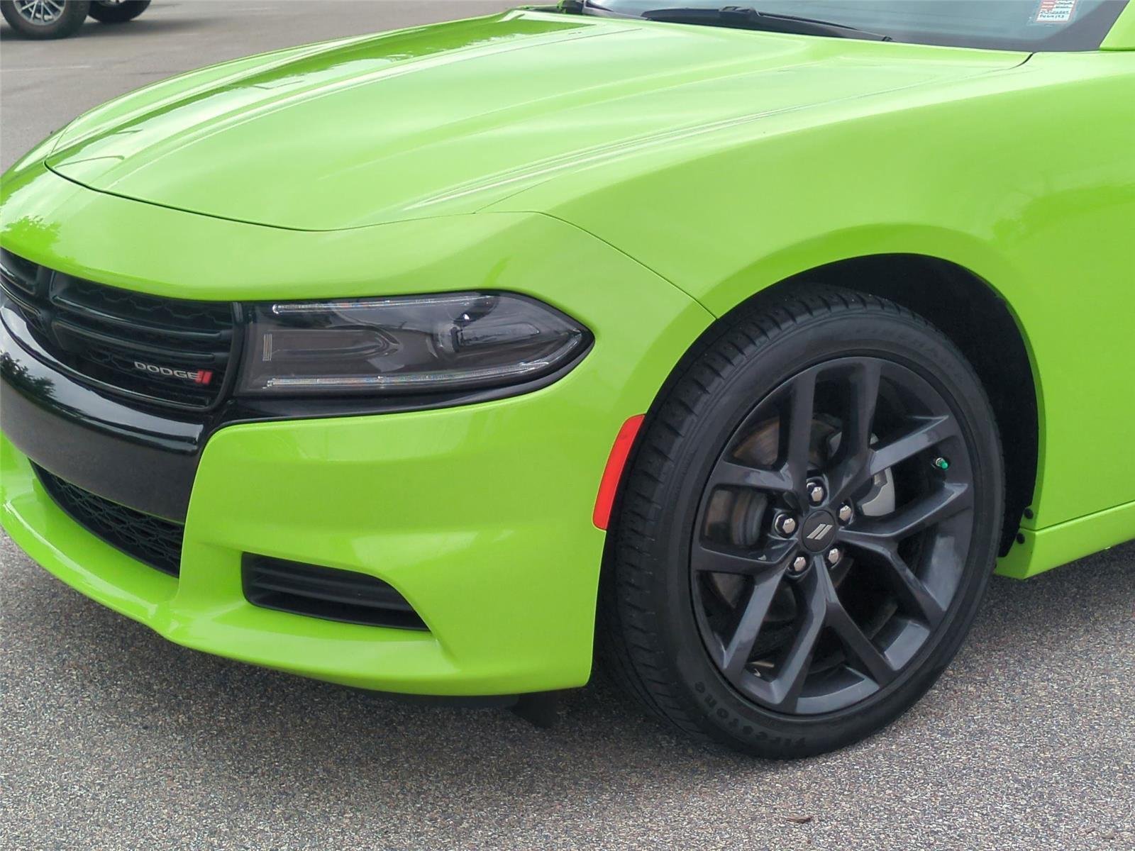 Used 2023 Sublime Metallic Clearcoat Dodge SXT image 9