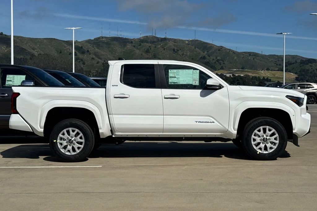 New 2026 Ice Cap Toyota  SR5 image 3
