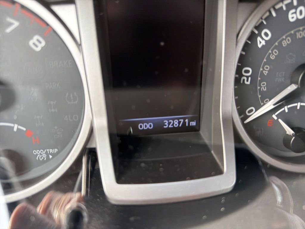 Used 2018 Black Toyota SR5 image 9