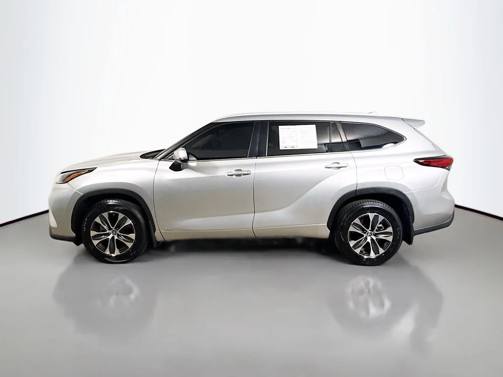 Used 2023 Celestial Silver Metallic Toyota Hybrid XLE image 4