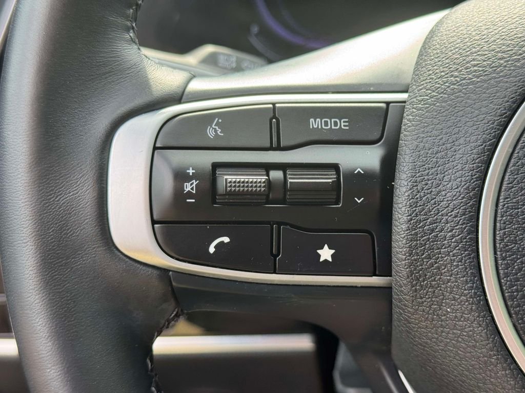 Used 2023 Black Kia X-Line image 20