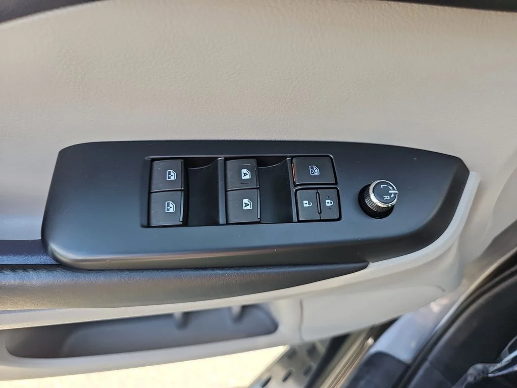 Used 2018 Gray Toyota XLE image 28