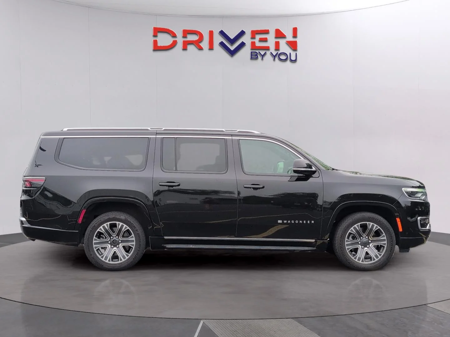Used 2024 Diamond Black Crystal Pearlcoat Jeep Series II image 6