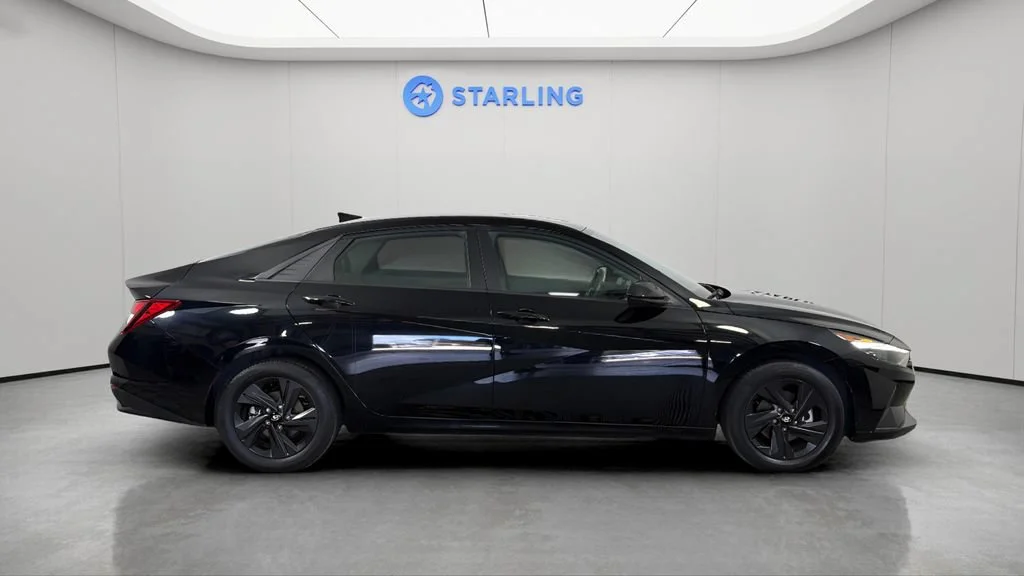 Used 2022 Black Hyundai SEL image 11