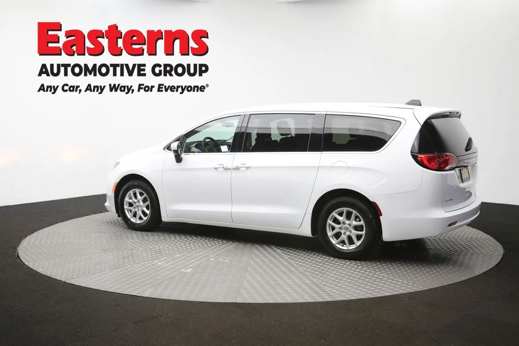 Used 2022 White Chrysler LX image 61