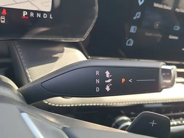 New 2027 Summit White Chevrolet LT image 33