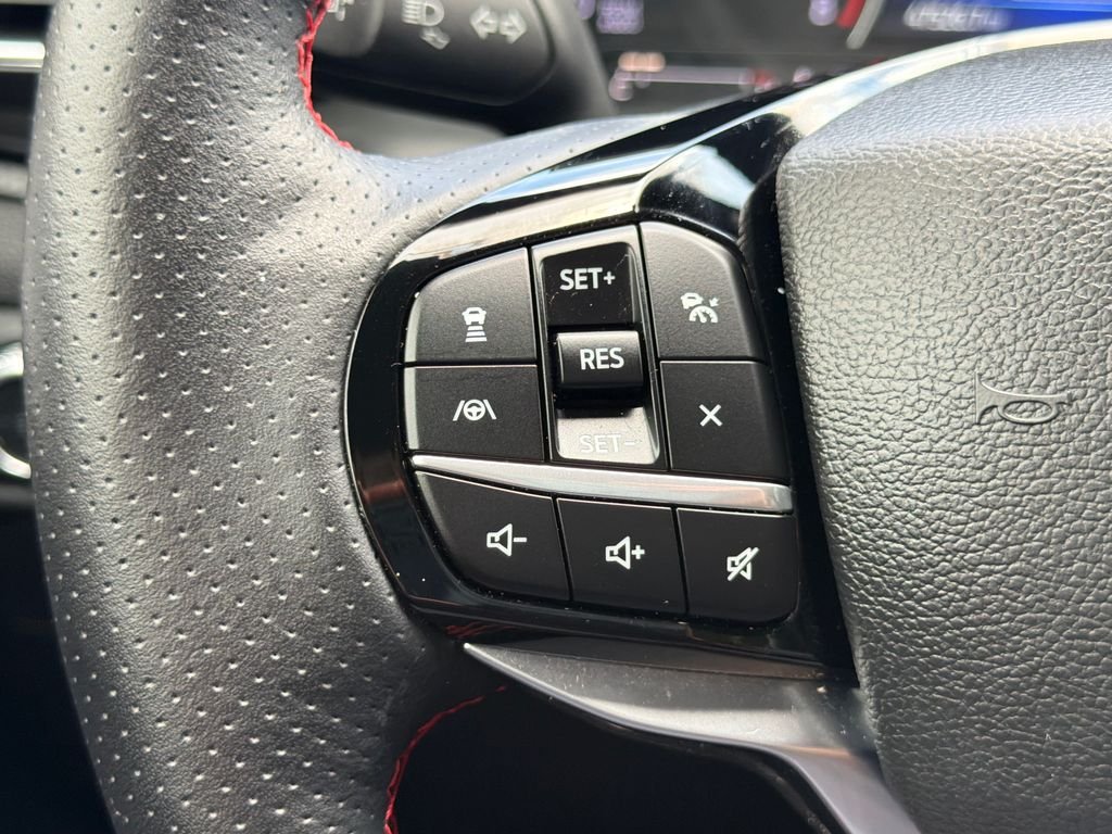 Used 2022 Agate Black Metallic Ford ST-Line image 20