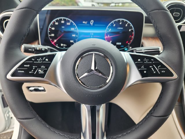 New 2027 Polar White Mercedes-Benz GLC 300 image 19