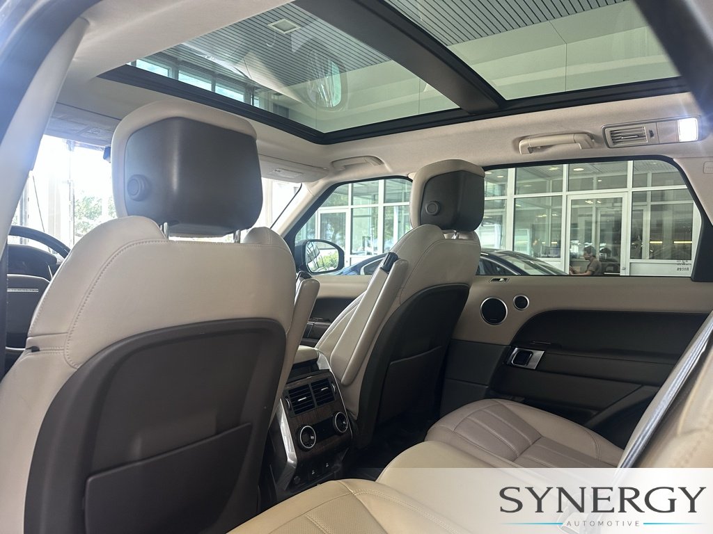 Used 2018 Byron Blue Metallic Land Rover HSE image 29