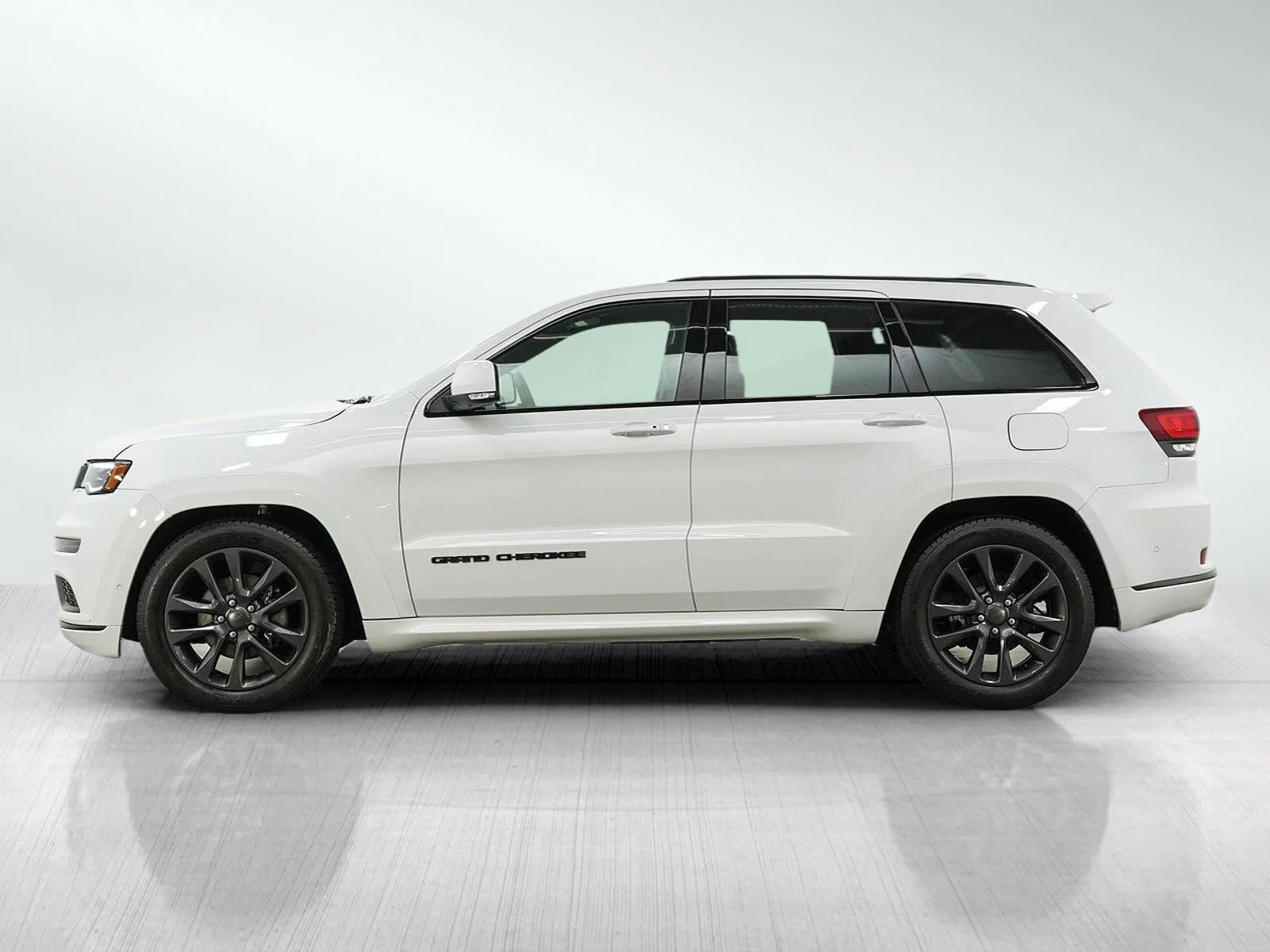 Used 2018 Jeep Grand Cherokee High Altitude with VIN 1C4RJFCG6JC284864 for sale in Wayzata, Minnesota