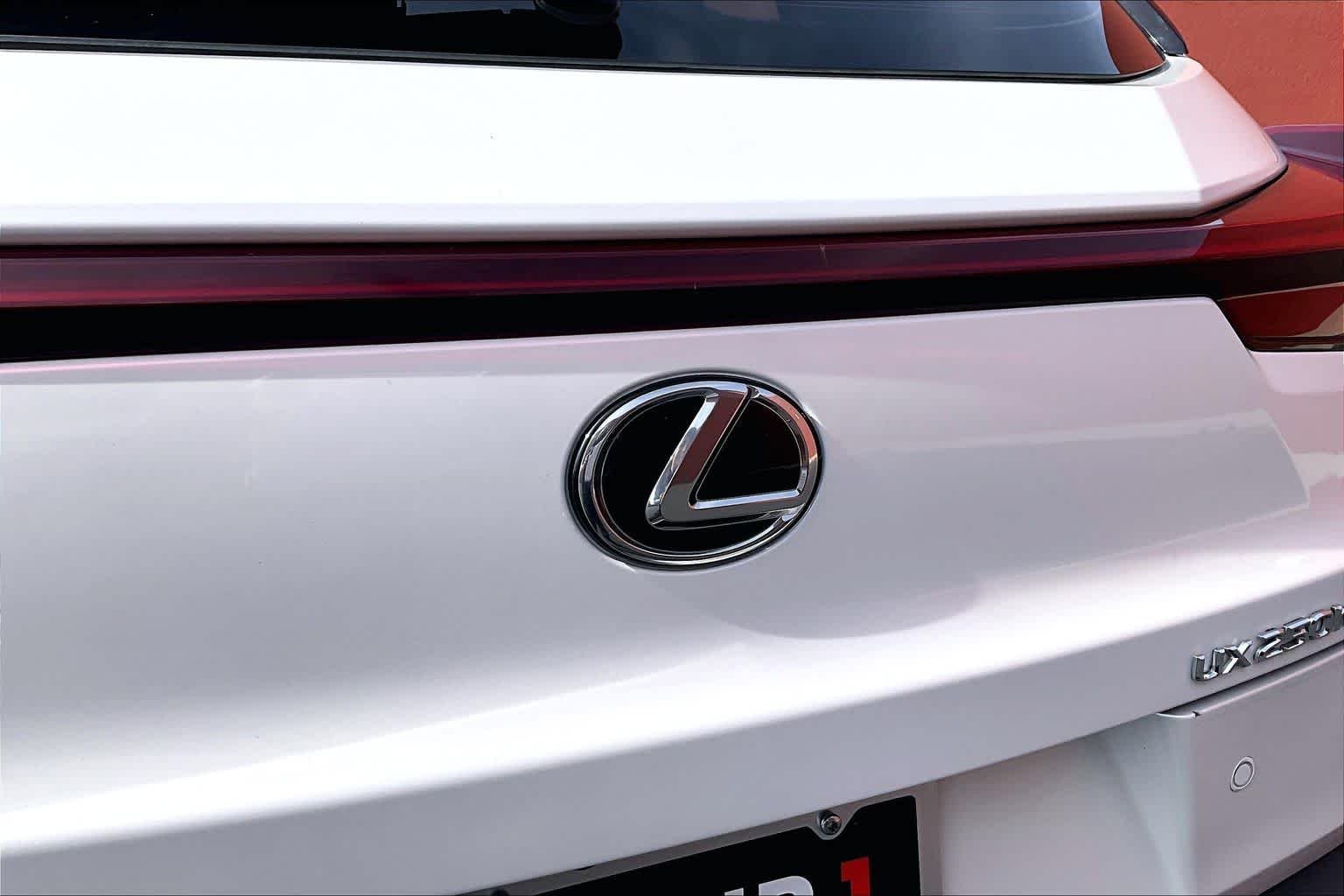 Certified Used 2024 Eminent White Pearl Lexus  image 31