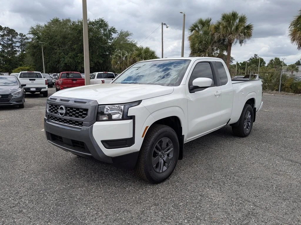 2025 Nissan Frontier SV - Photo 8