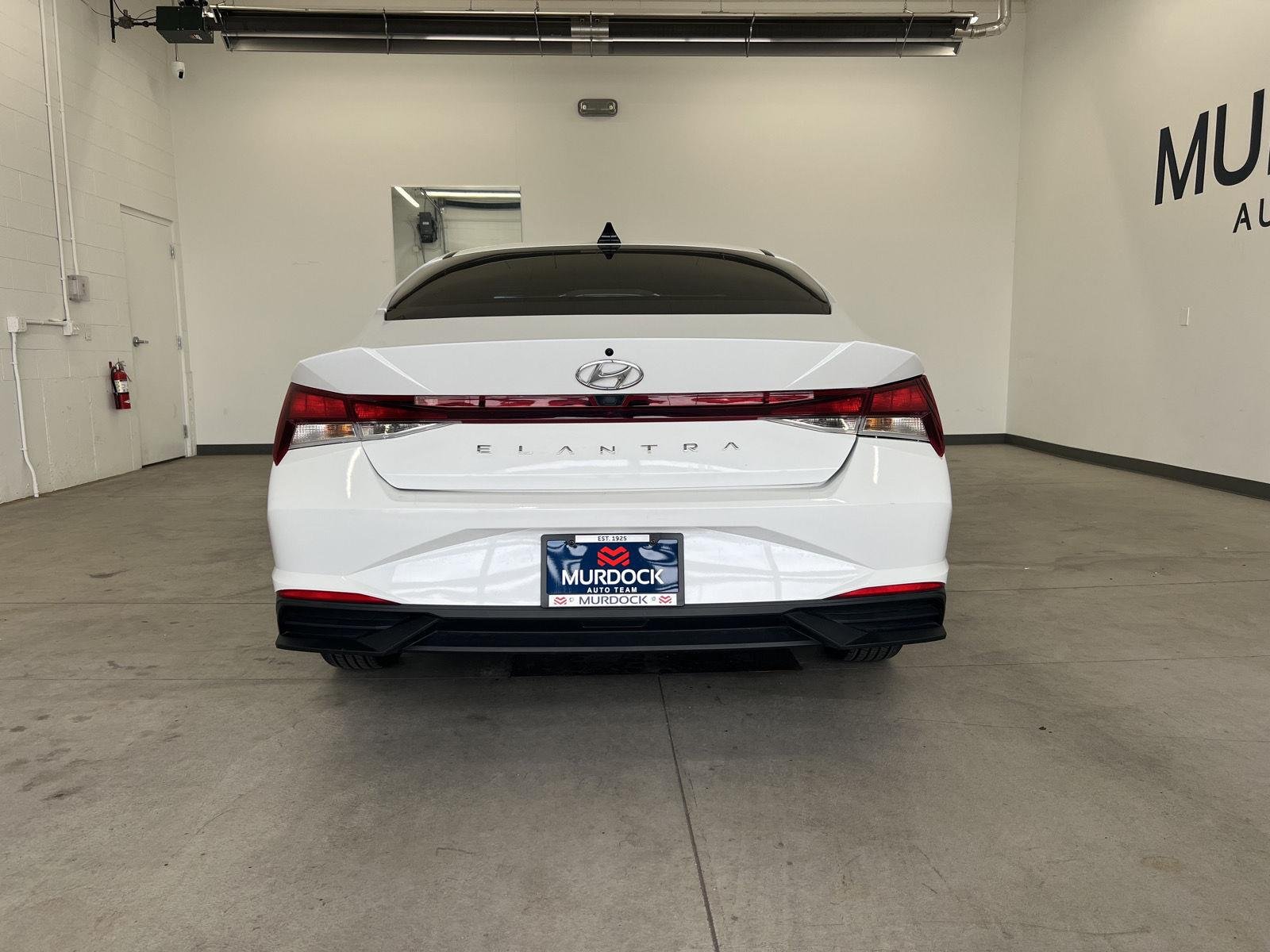 Used 2023 Quartz White Hyundai SEL image 3