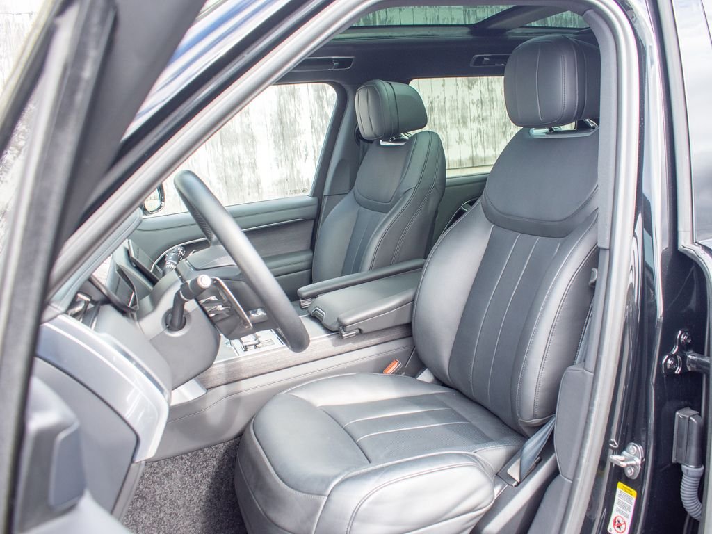 Certified Used 2025 Black Land Rover SE image 20