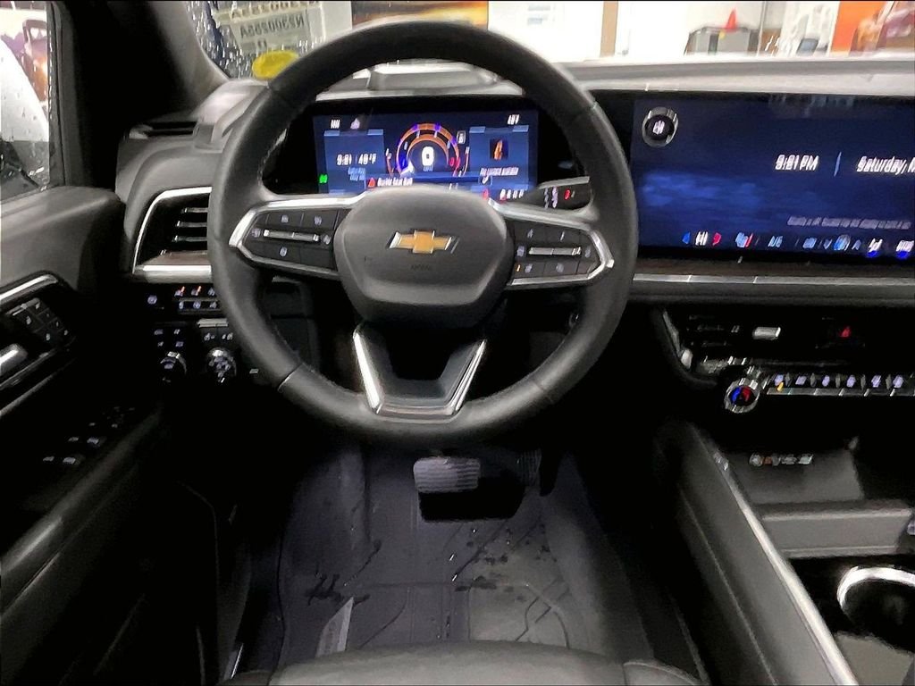 Used 2025 White Chevrolet LT image 18