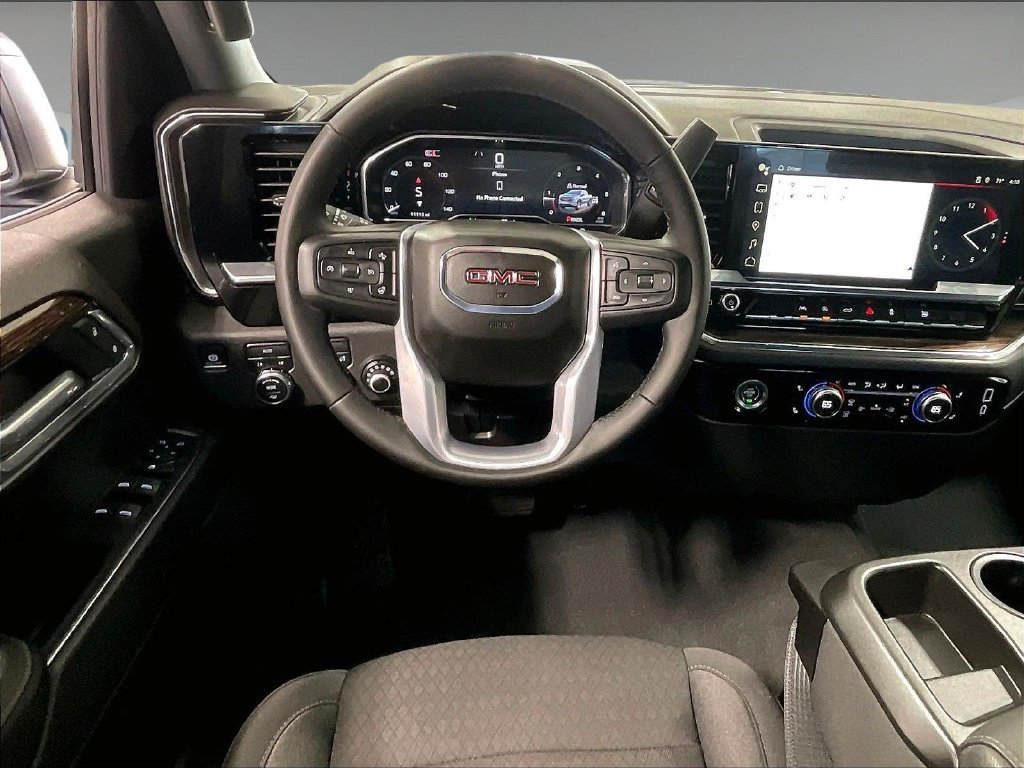 Used 2024 White GMC Elevation image 17