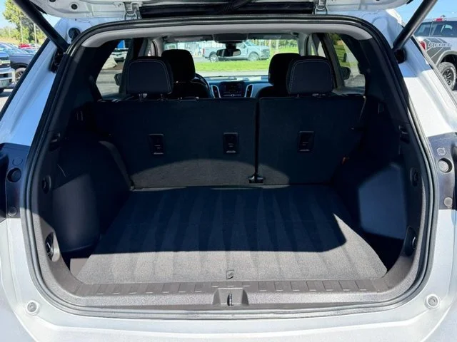 Used 2022 SILVER ICE METALLIC Chevrolet LT image 5