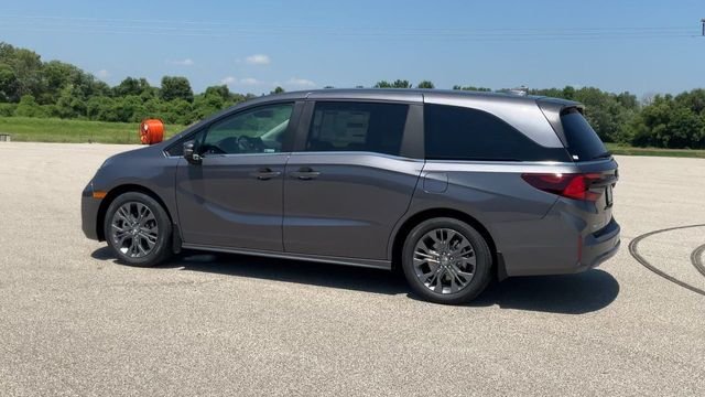 New 2026 Modern Steel Metallic Honda Touring image 6