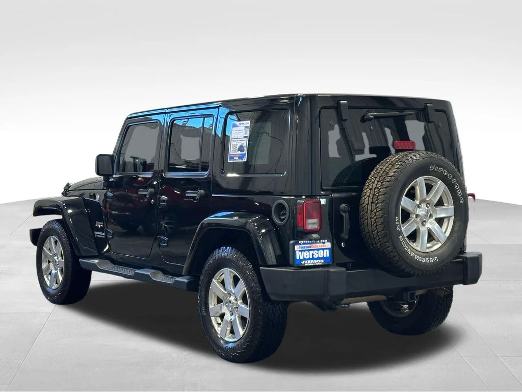 Used 2016 Black Jeep Unlimited Sahara image 5