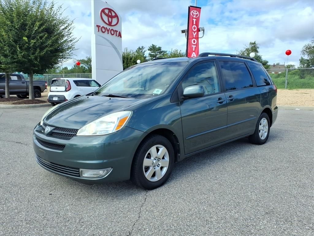 Used 2004 Green Toyota XLE image 9