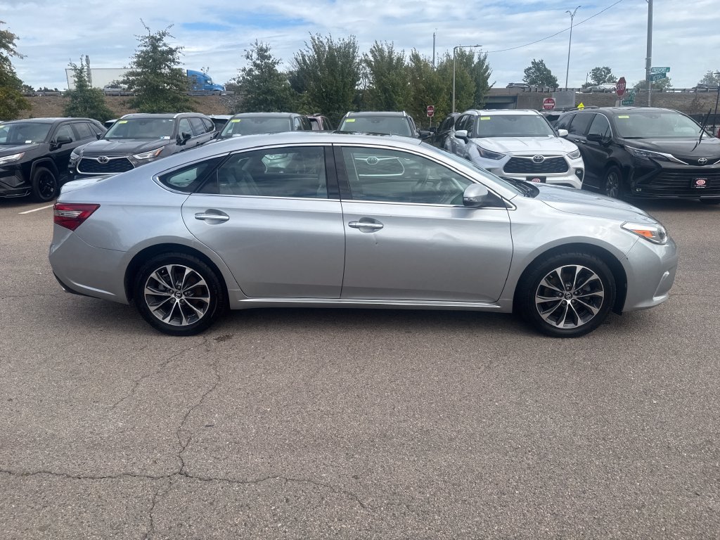 Used 2016 Silver Toyota XLE Premium image 8