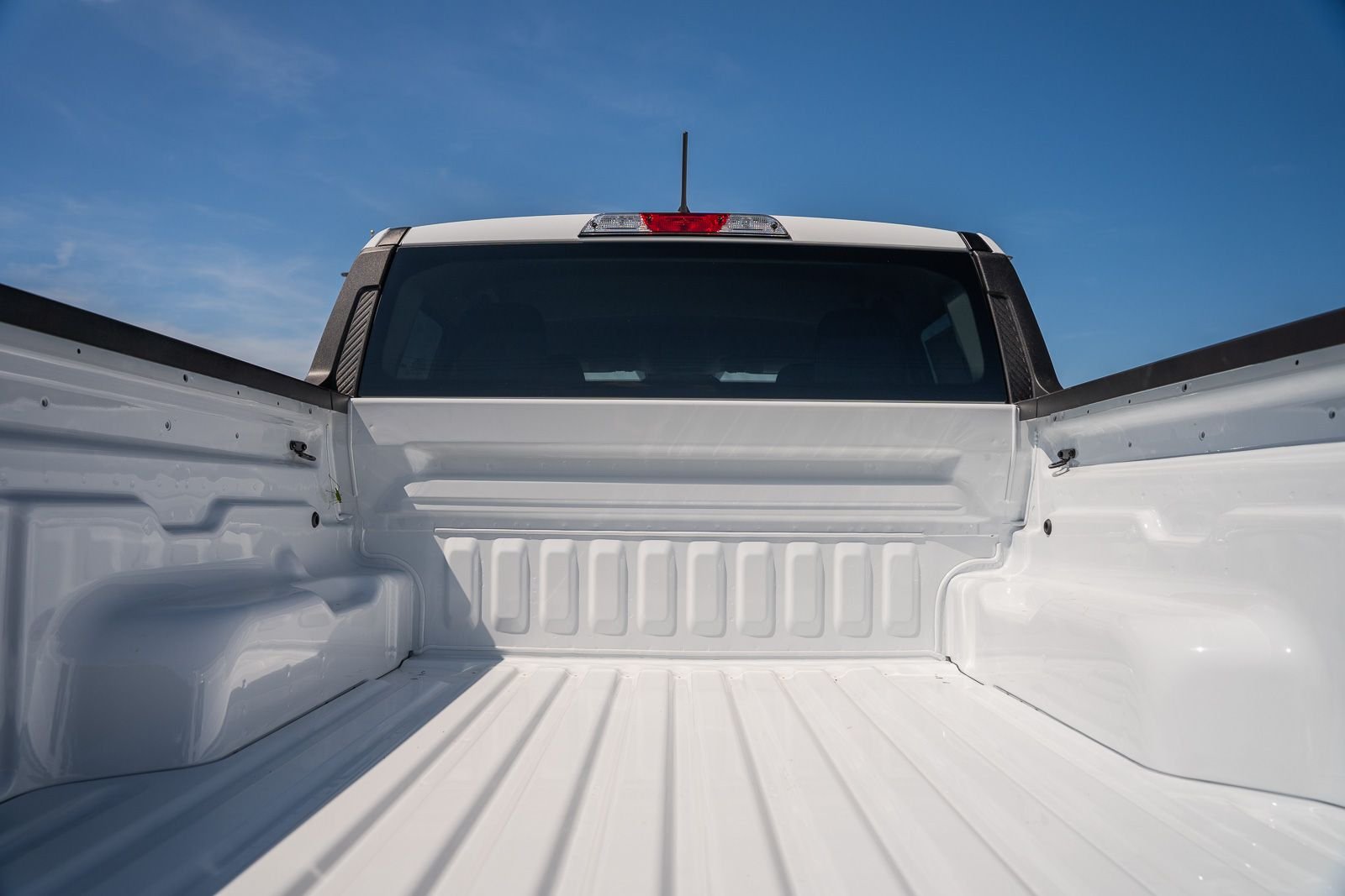 New 2026 Oxford White Ford XL image 11