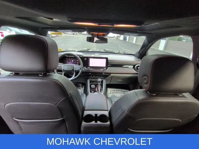 Used 2023 Black Chevrolet Z71 image 21