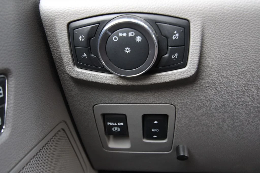 Used 2018 Black Ford XLT image 23