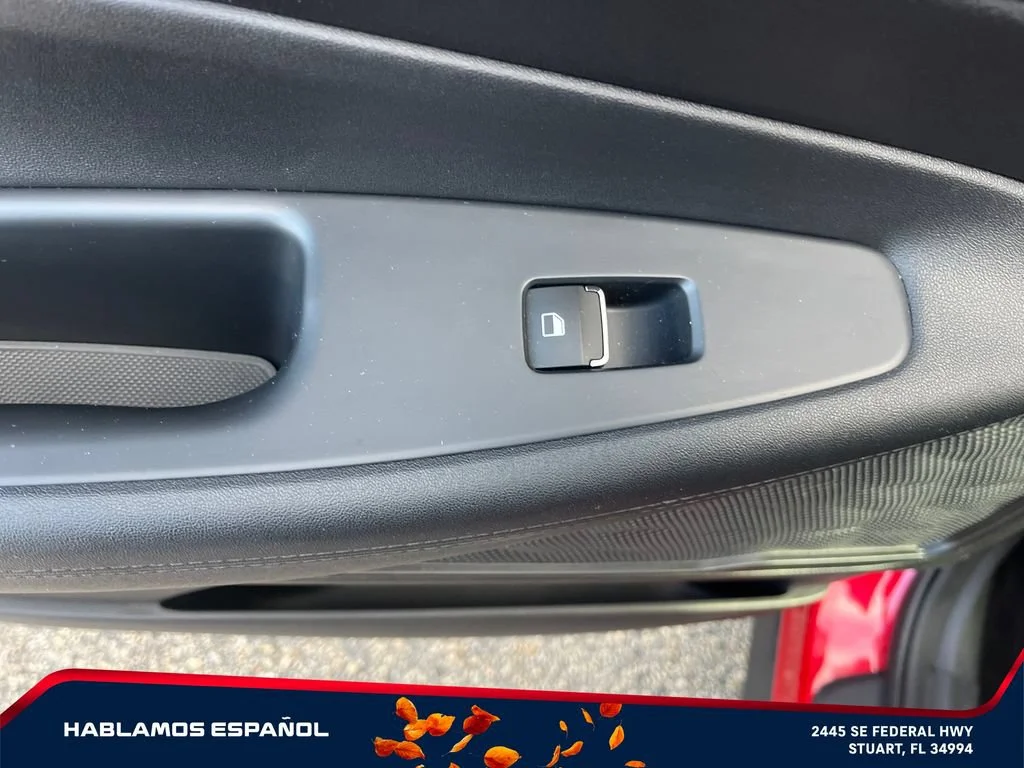 Used 2020 Red Hyundai SE image 31