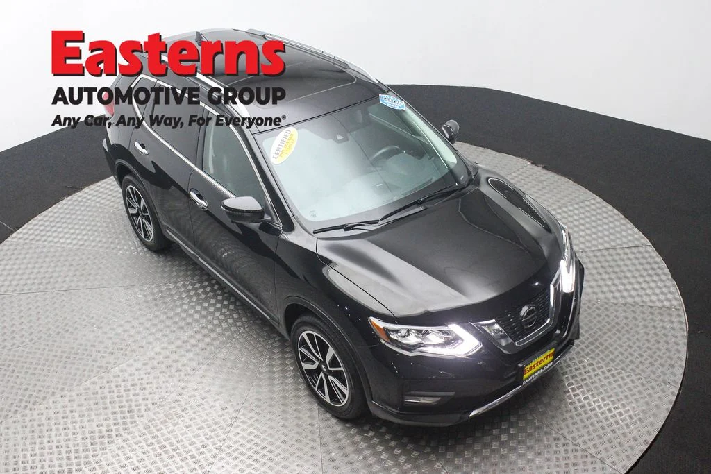 Used 2020 Black Nissan SL image 3