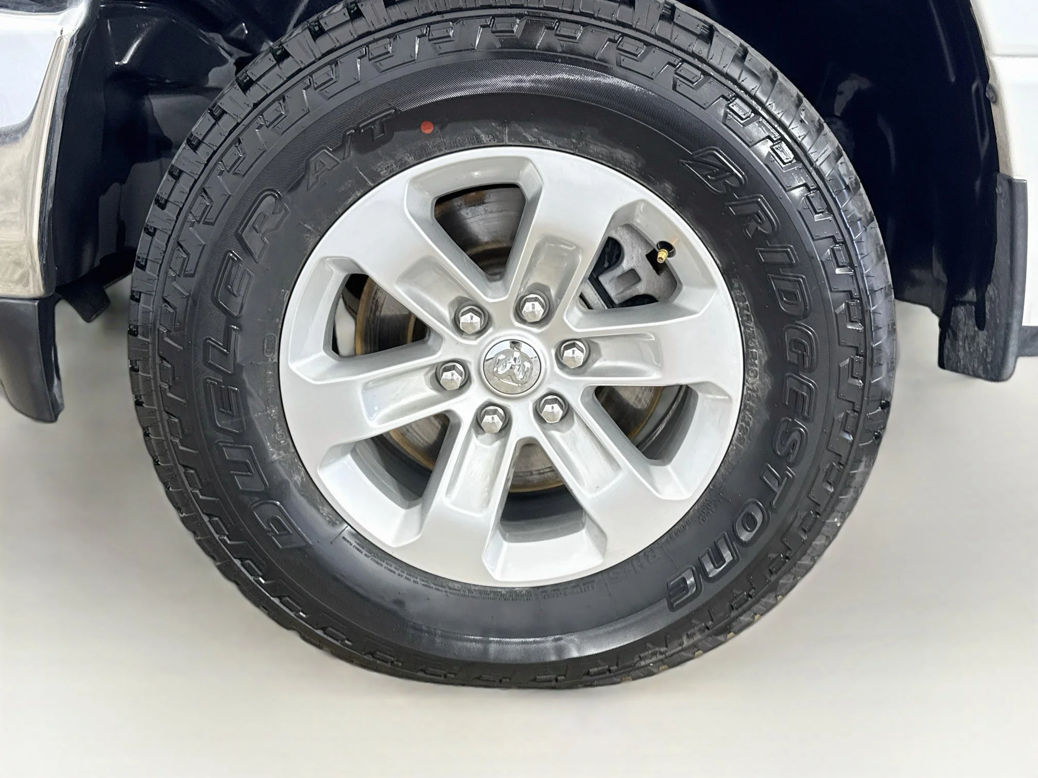 Used 2024  Ram Laramie image 33