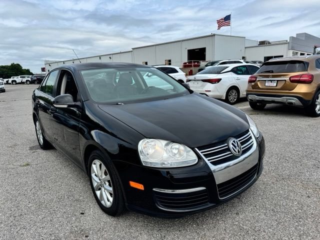 Used 2010 Silver Volkswagen Limited image 10