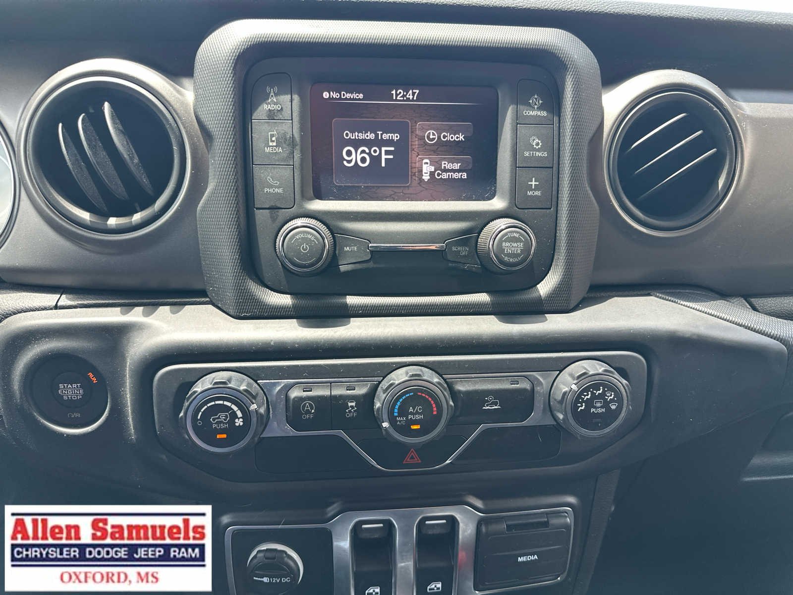 Used 2021 Hellayella Clearcoat Jeep Sport S image 21
