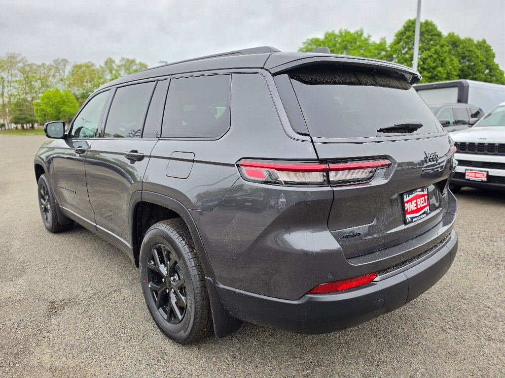 New 2026 Baltic Gray Metallic Clear-Coat Exterior Paint Jeep Laredo image 10