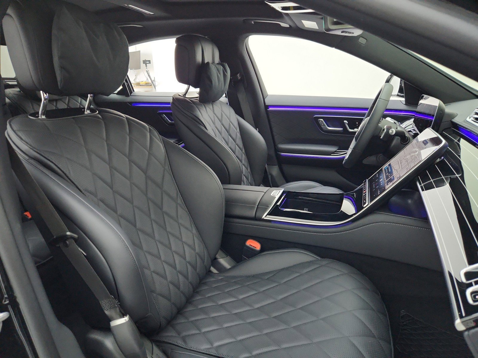 New 2026 Black Mercedes-Benz S 580e 4MATIC® Sedan image 41