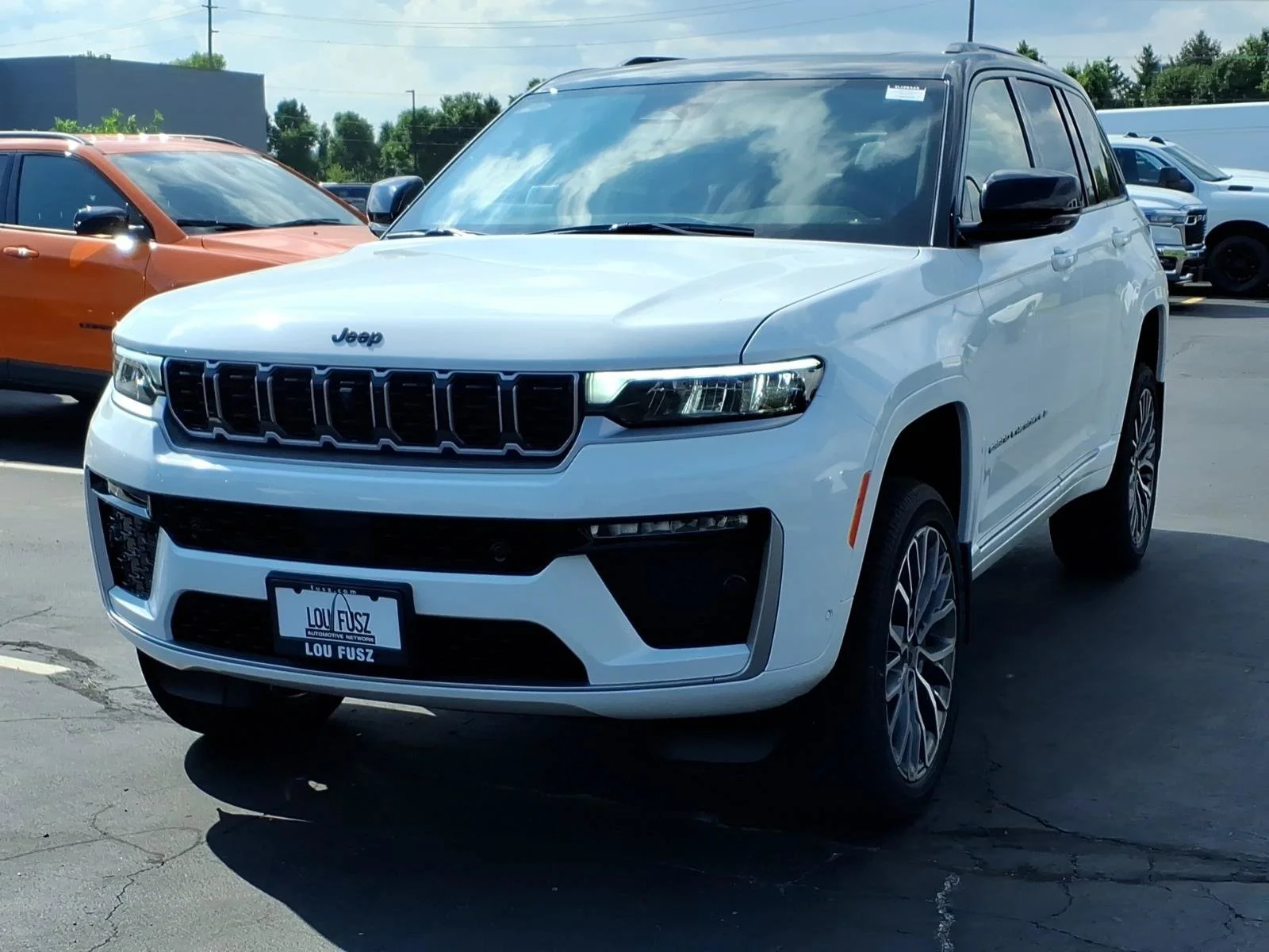 New 2026 Bright White Clear-Coat Exterior Paint Jeep Summit image 2