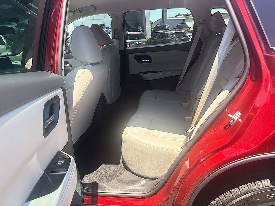 Used 2025 Scarlet Ember Tintcoat Nissan SV image 22