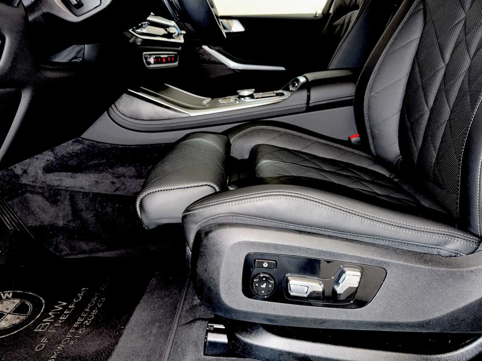2026 BMW X7 40i - Photo 10