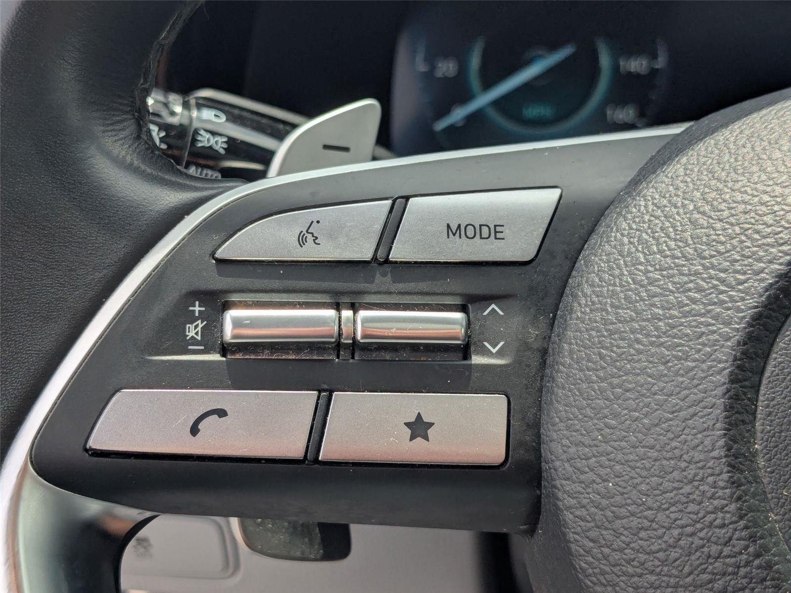 Used 2023 Silver Hyundai SEL image 17