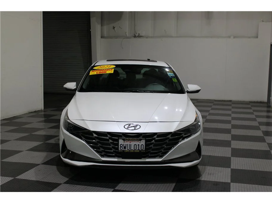 Used 2021 Quartz White Hyundai SEL image 2