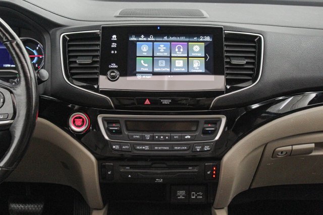 Used 2019 White Honda Touring image 21
