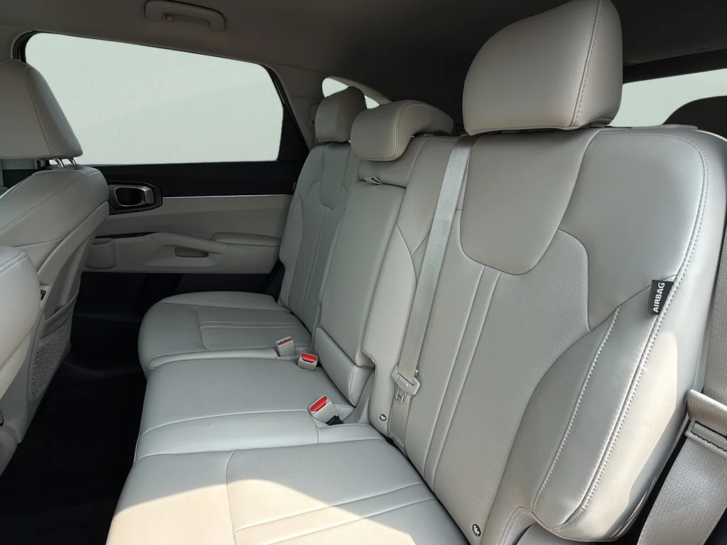 Used 2024 Glacial White Pearl Kia S image 27