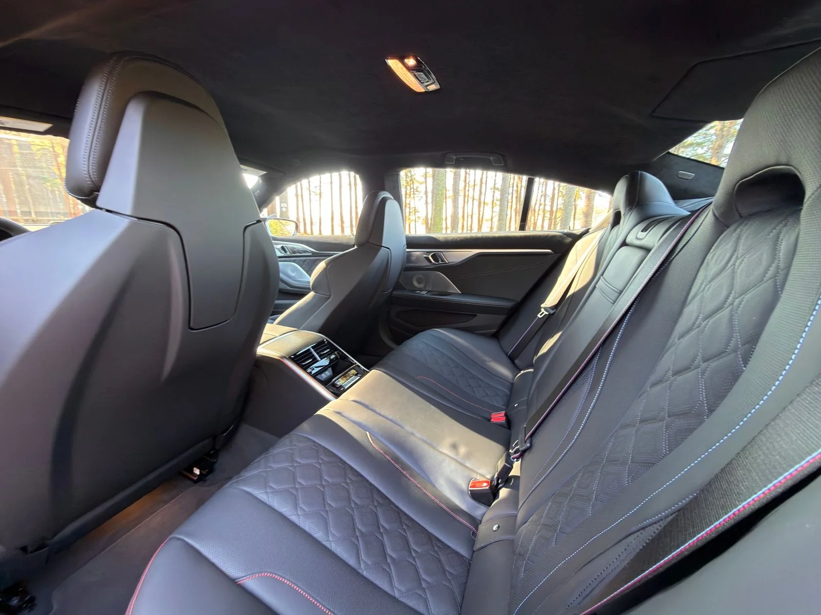 2026 BMW 8 Series M850i - Photo 15