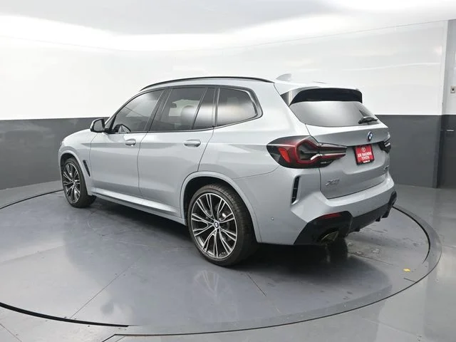 Used 2024 Gray BMW xDrive30i image 6