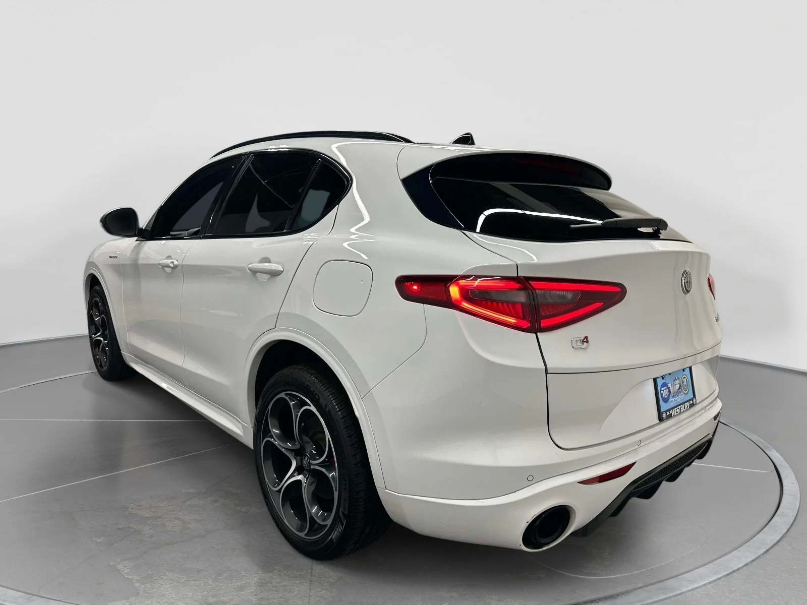 Used 2022 Alfa White Alfa Romeo Veloce image 5