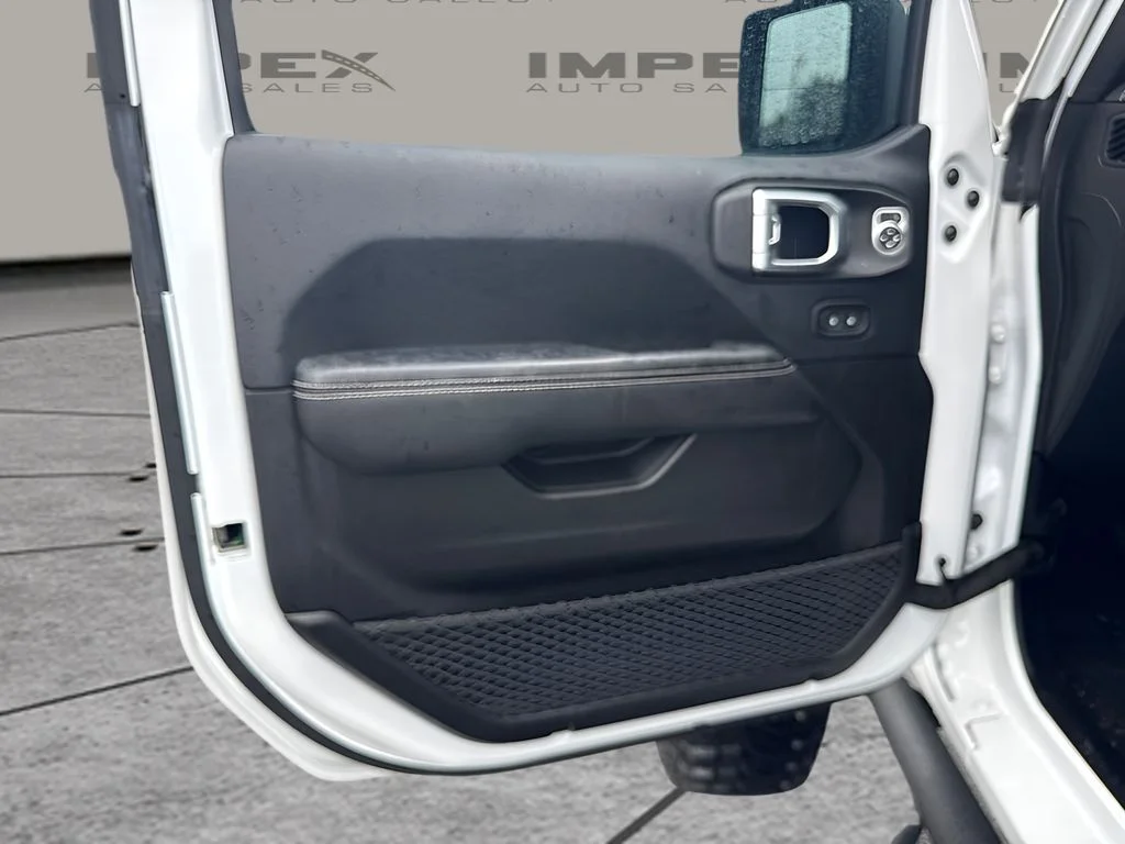 Used 2018 White Jeep Unlimited Sahara image 14